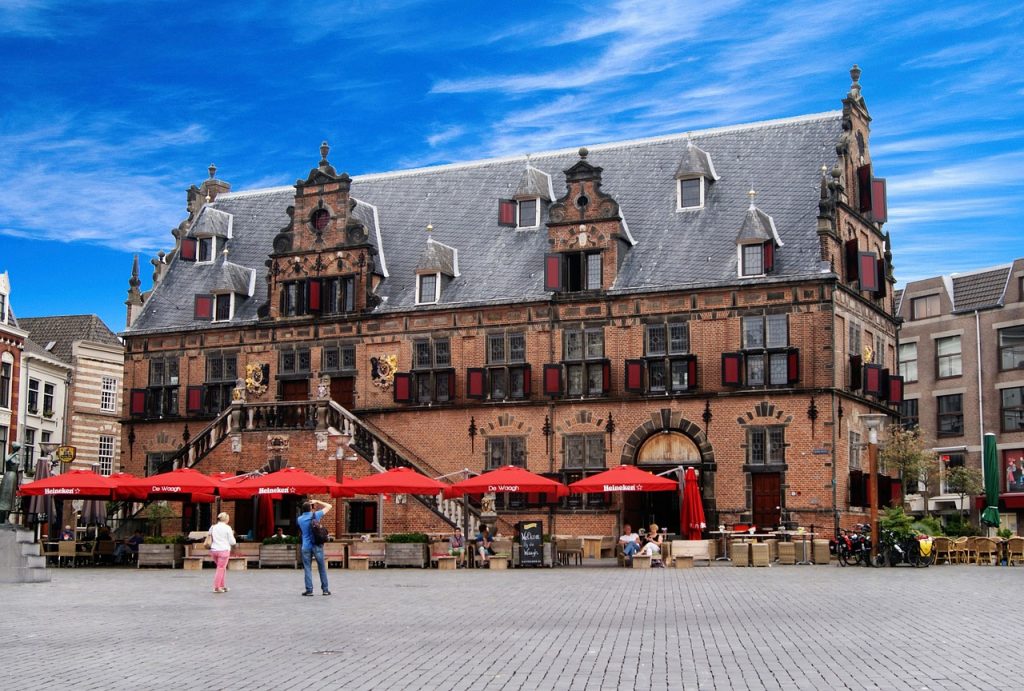 Beitragsbild zum Studieren in der Radboud Universität Nimwegen