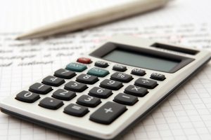 Beitragsbild zur Finanzierung des Studiums