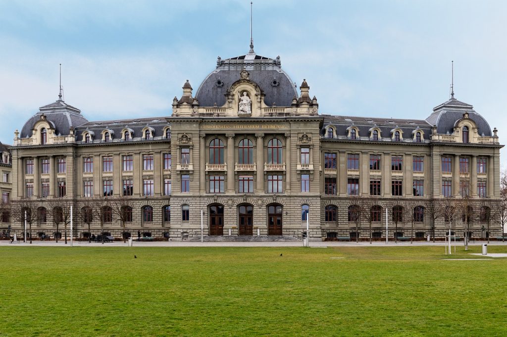 Beitragsbild zum Thema Hochschule und Fachhochschule in Belgien und den Niederlanden